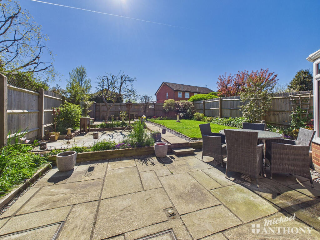 House in Stoke Mandeville, Buckinghamshire - View 3