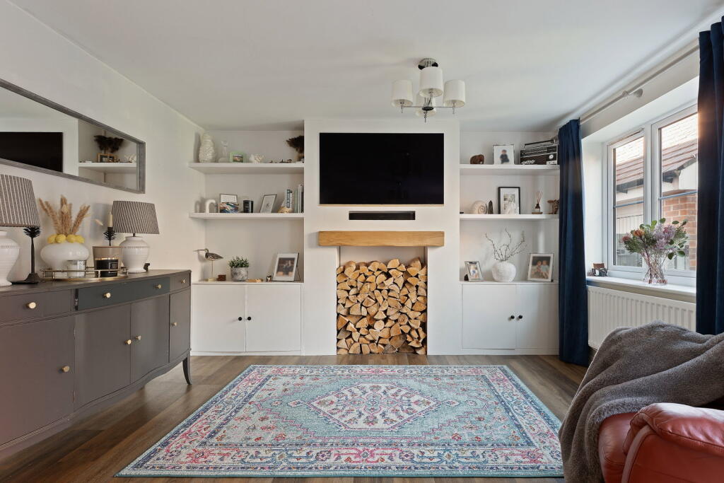 House in Salisbury, Amesbury - More