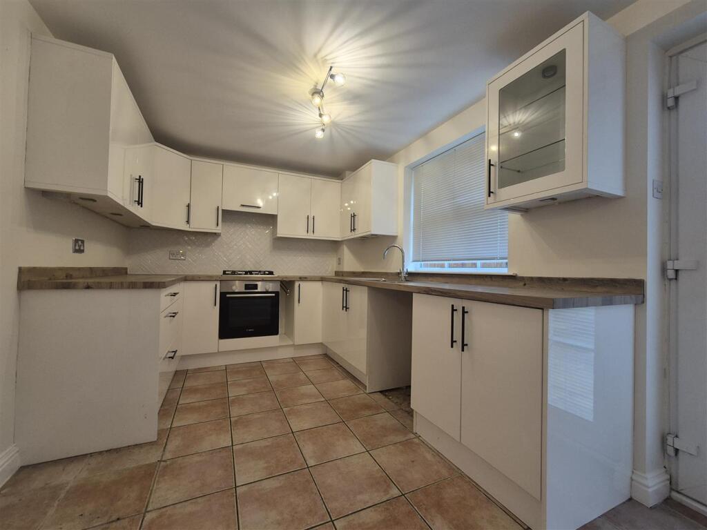 House in Dudley, West Midlands - View 4