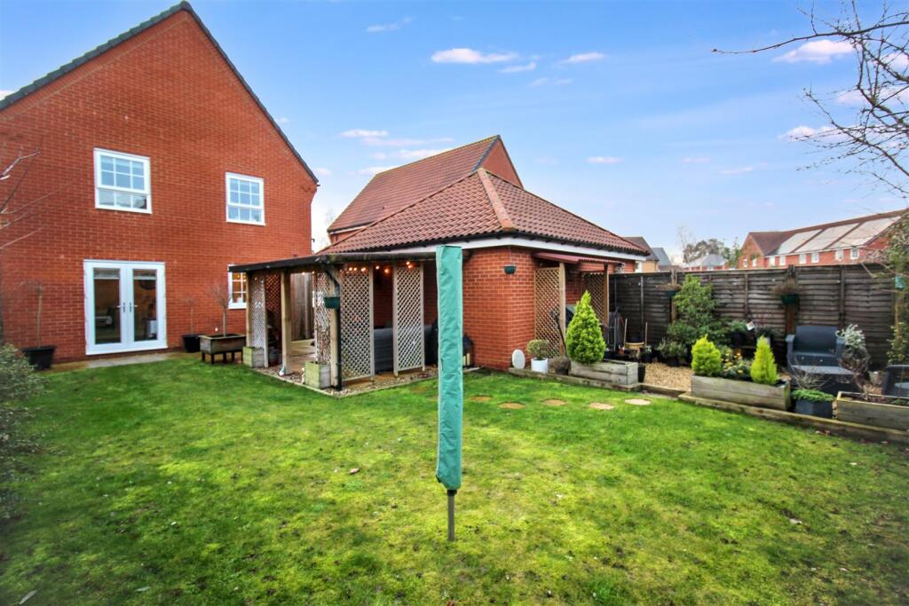 Buckenham Road, Aylsham, Norwich photo 3