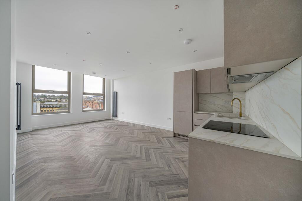 Main image of property: Flat 9 Telegraph House, 11-27 Hythe Street, Dartford, Kent, DA1 1GL