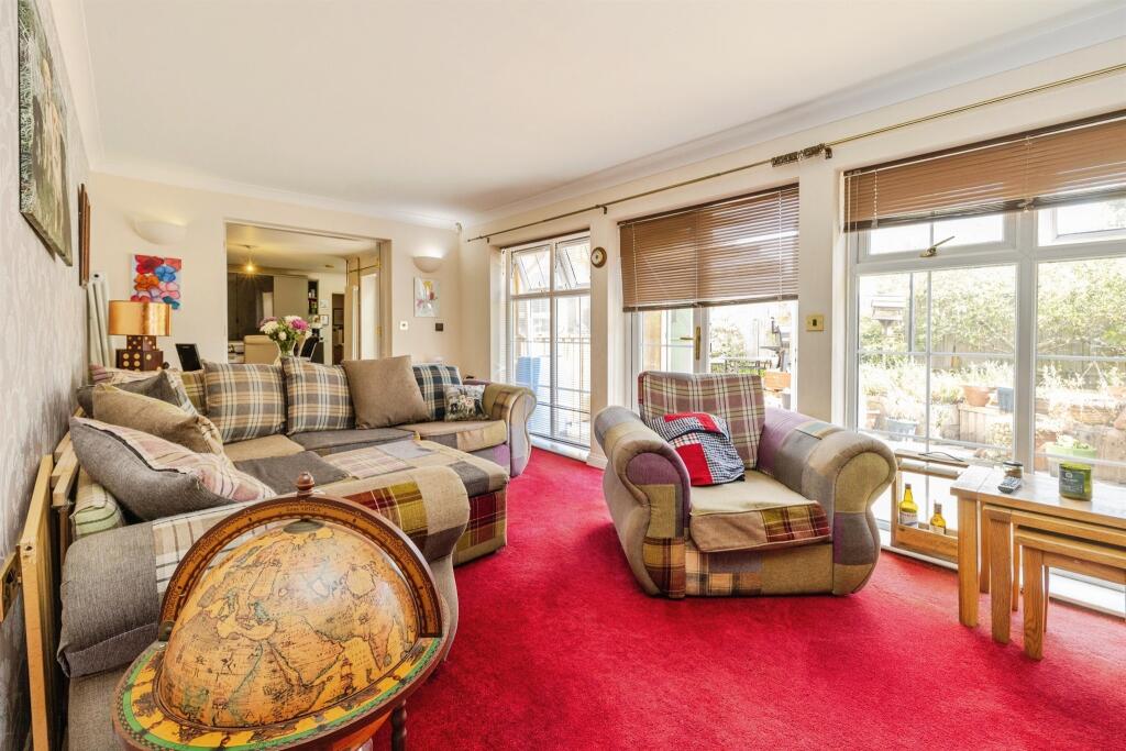 House in North Kesteven, Heighington - View 4