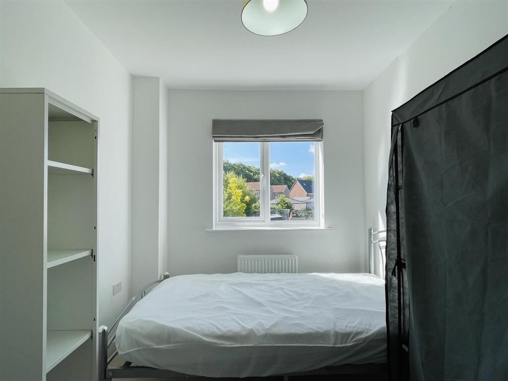 6 bedroom town house for rent