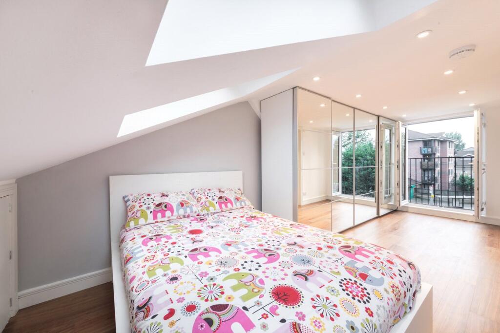 House in London - View 3