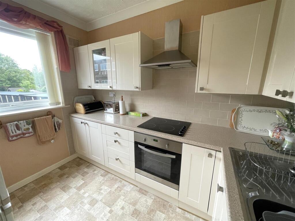 Albany Court, Urmston, Manchester, M41 photo 3