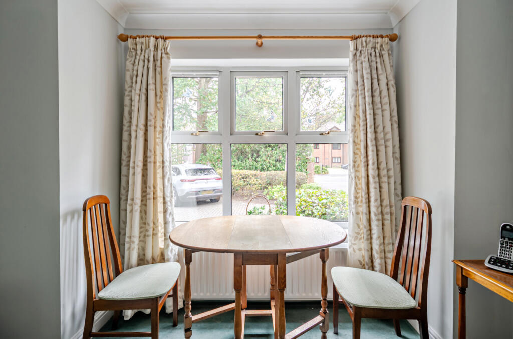 Apartment in Guildford - View 5