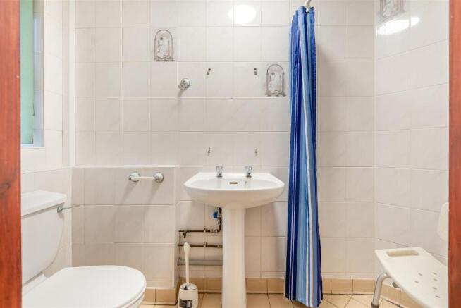8672402-interior18.jpg