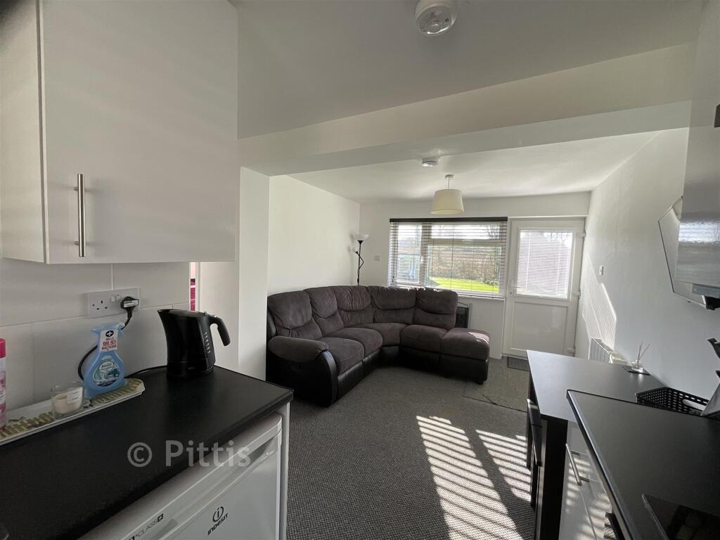 2-bed caravan on Yaverland Road, Sandown, Isle of Wight, £55,000