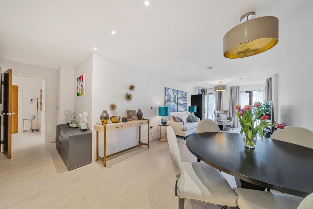 Main image of property: Archway Road, London, N6