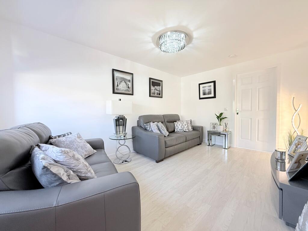 61,Allison Crescent, Redding, Falkirk, FK2 9FP photo 4