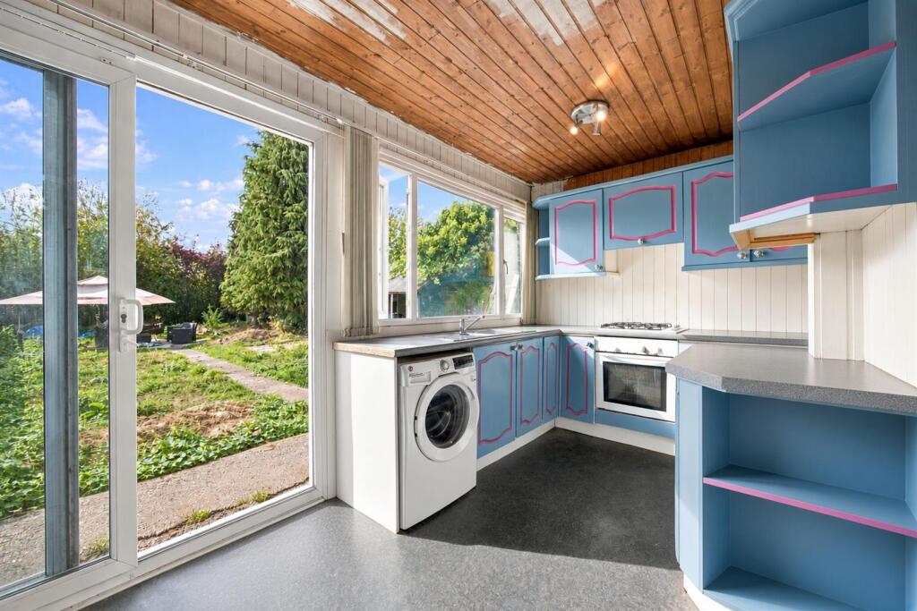 House in Southall - View 5