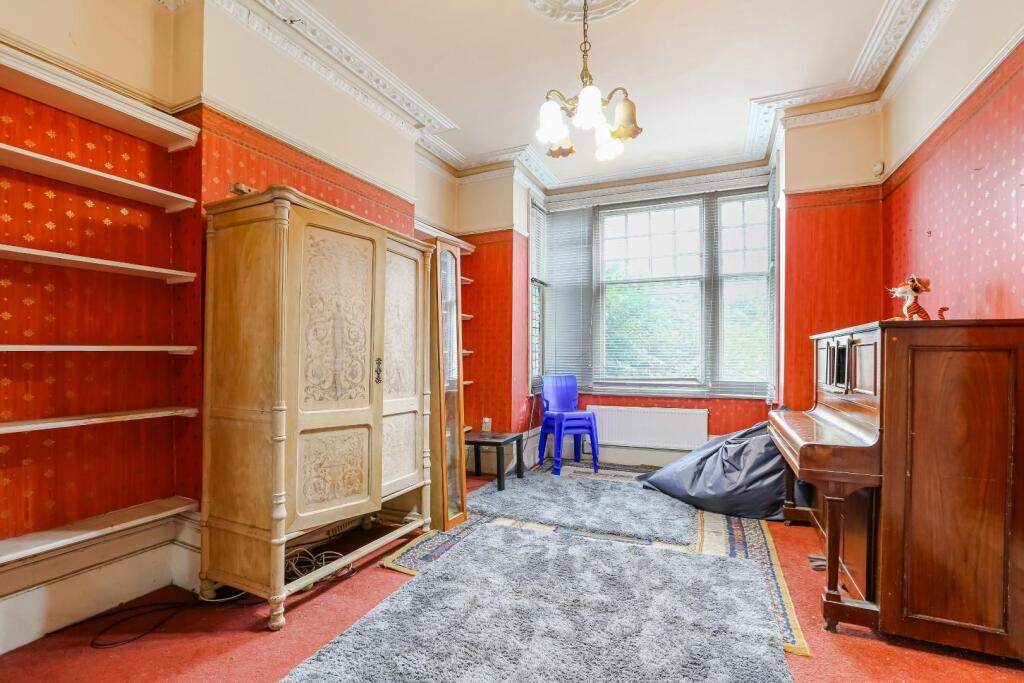 House in London - View 5