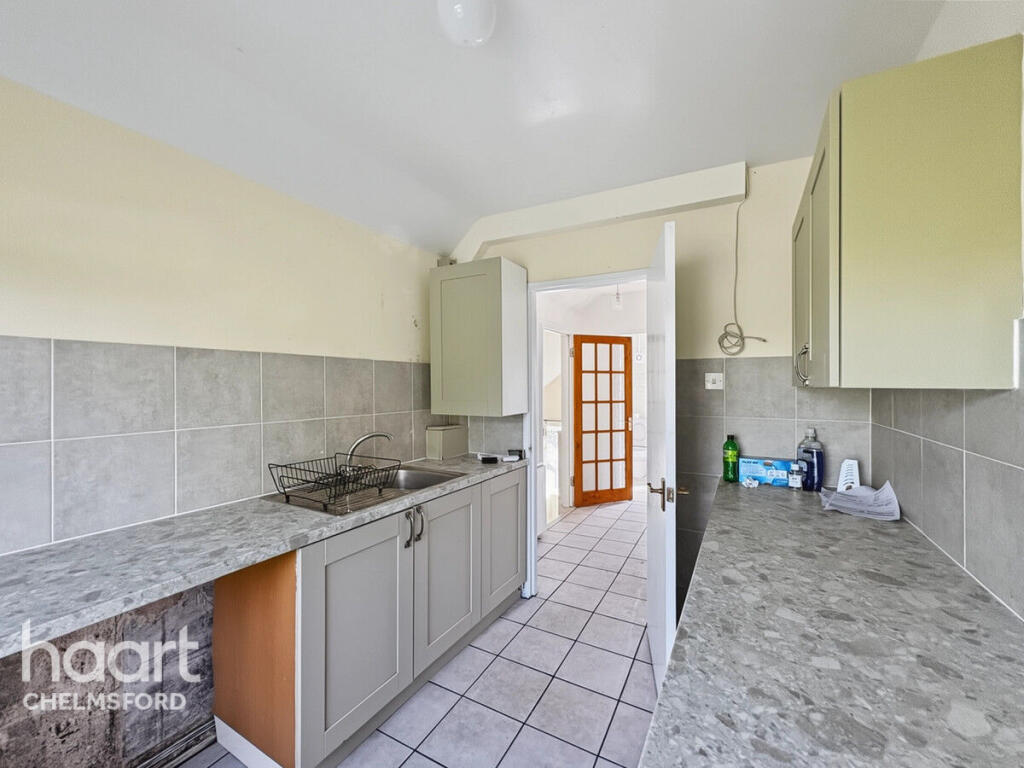Charnwood Avenue, Chelmsford photo 4