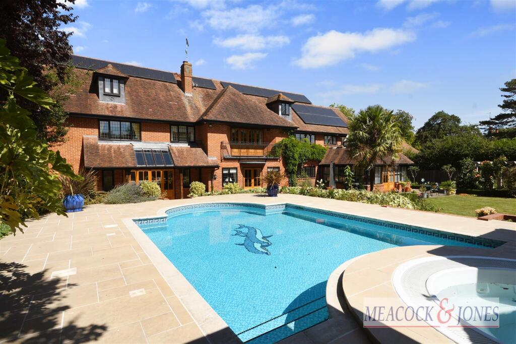 Main image of property: Hutton Mount, Brentwood