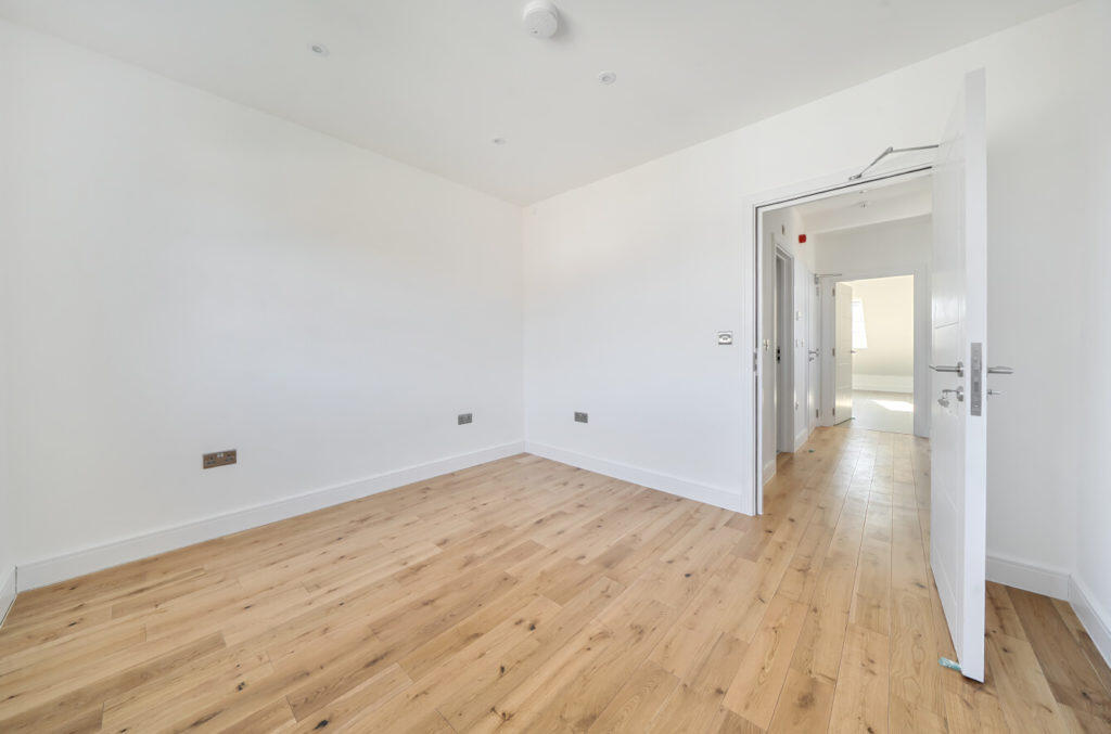 Apartment in London - View 2