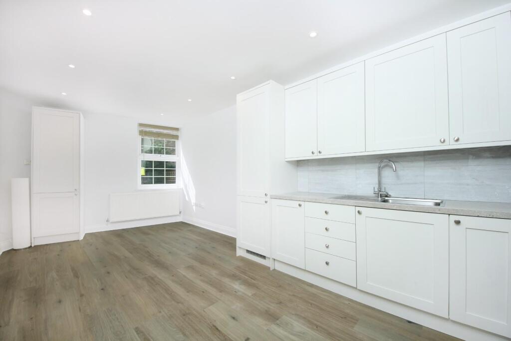 Apartment in London - View 3