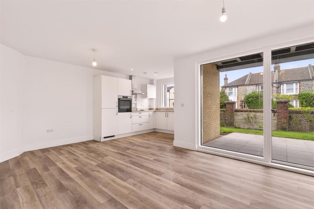 House in Worthing, West Sussex - View 5