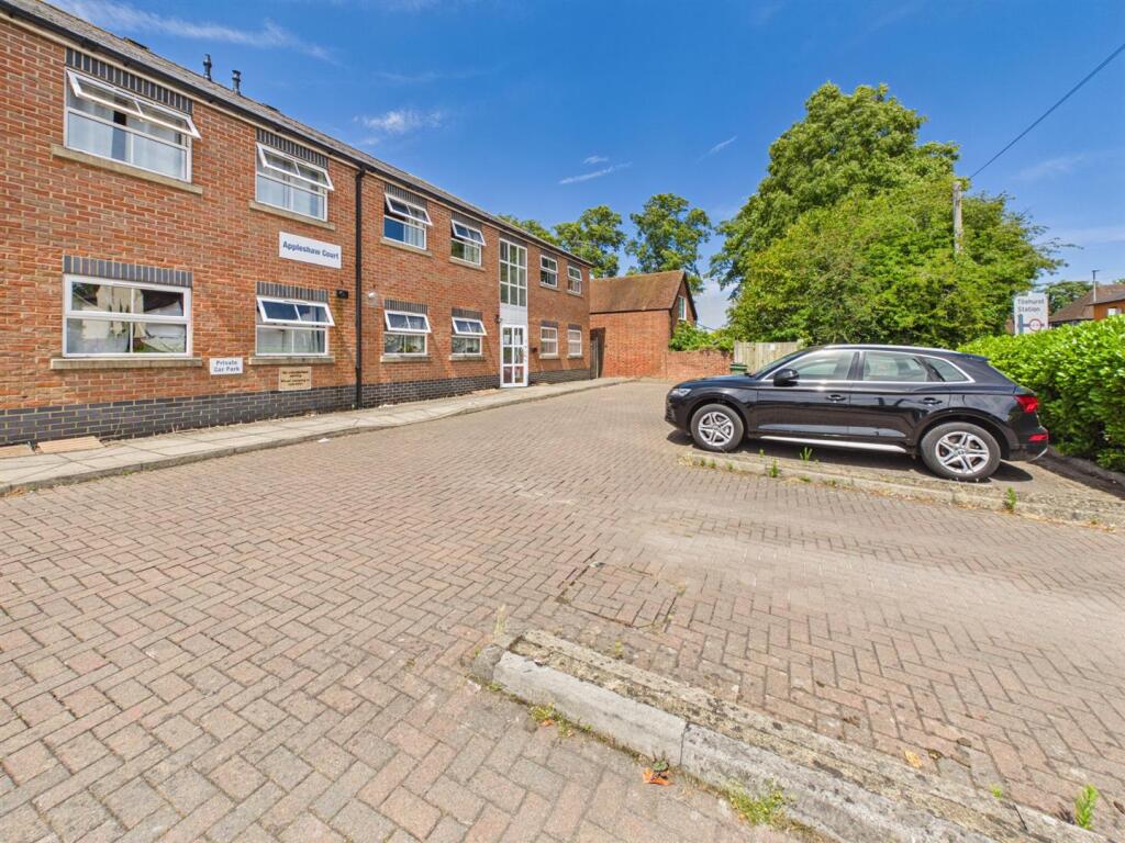 Apartment in Reading, The Triangle, Tilehurst