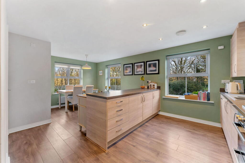 Armfield Grove, Leigh, WN7 4FQ photo 3
