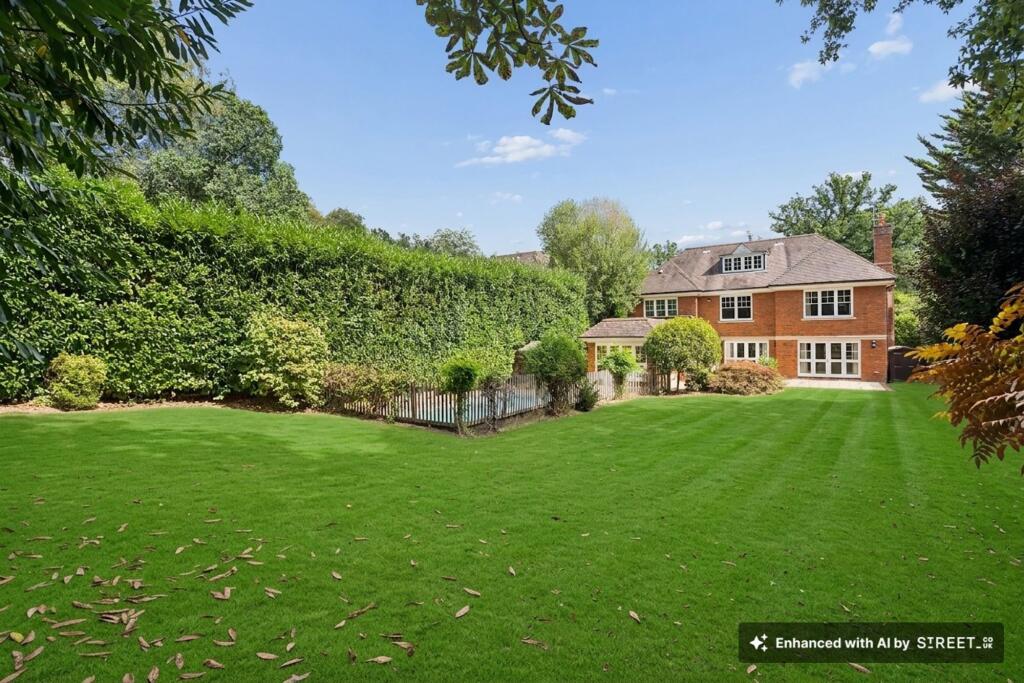 House in Jordans, Seer Green - View 4