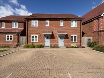 Main image of property: 36 Lawrence Avenue, Shrivenham, Swindon, SN6 8FZ