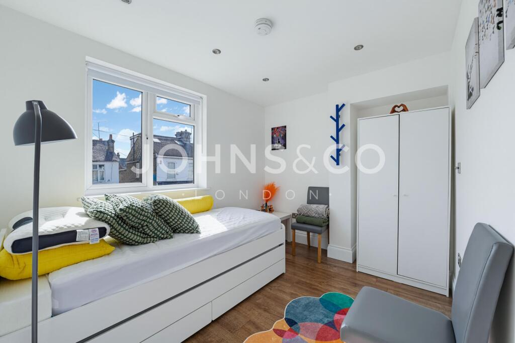 Apartment in London - More
