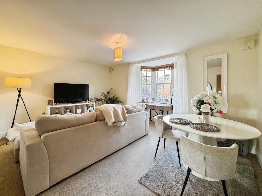 Apartment in Pewsey, Wiltshire - View 2