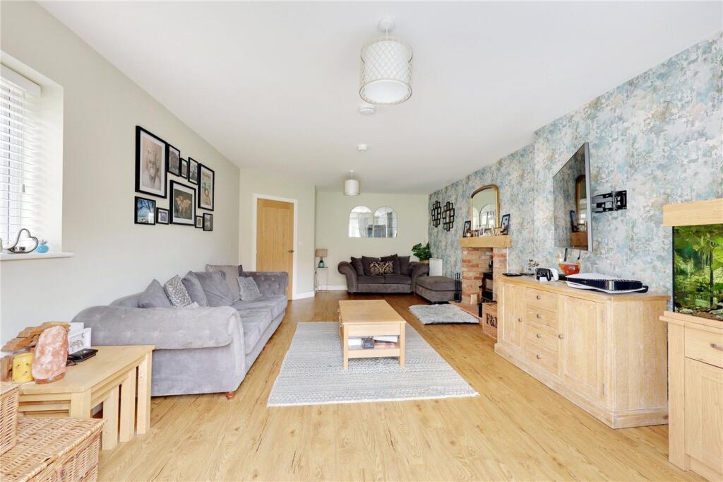 Crown Meadow Way, Newton St. Faith, Norwich, Norfolk, NR10 photo 2