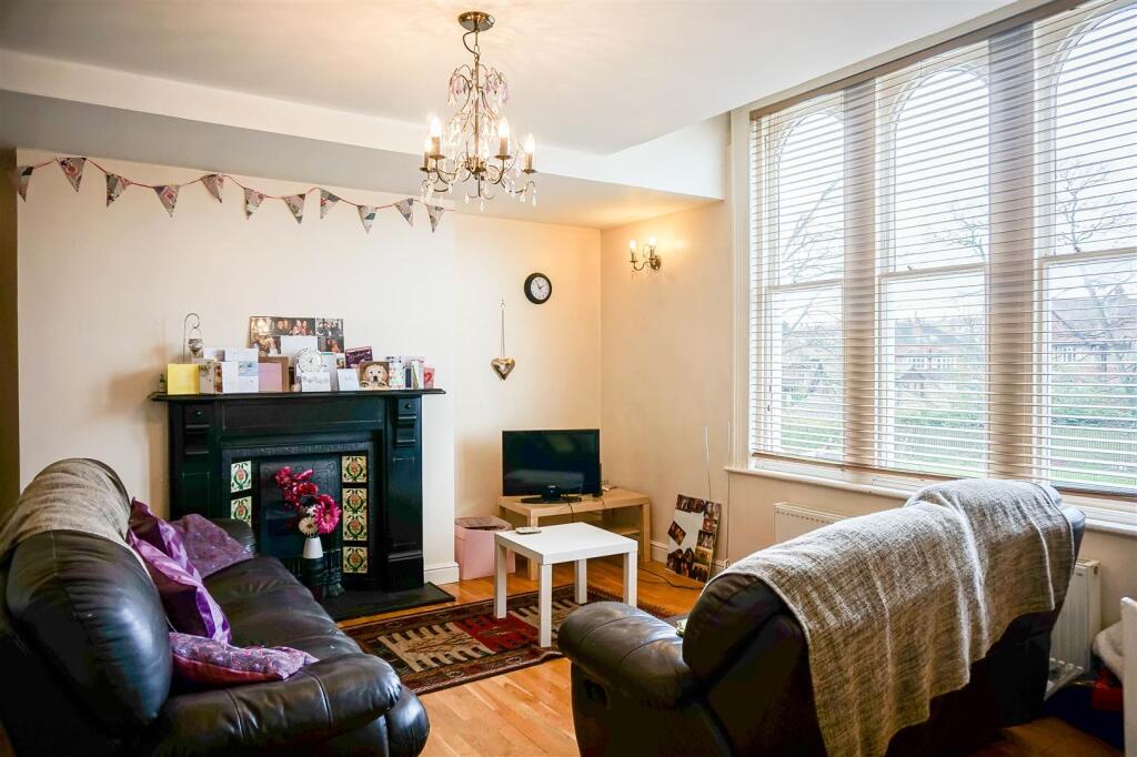 Apartment in Leeds - View 3
