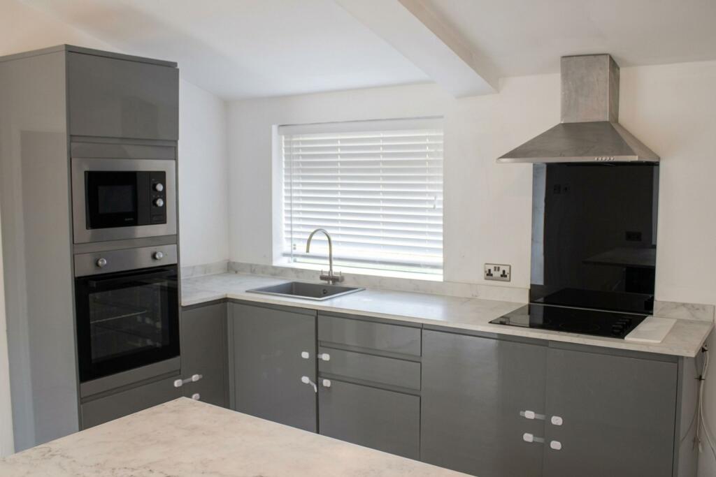 House in Doncaster, Croxton - View 3