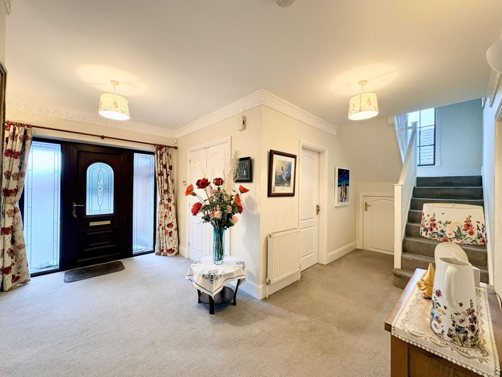 House in Doncaster, Rossington - View 5