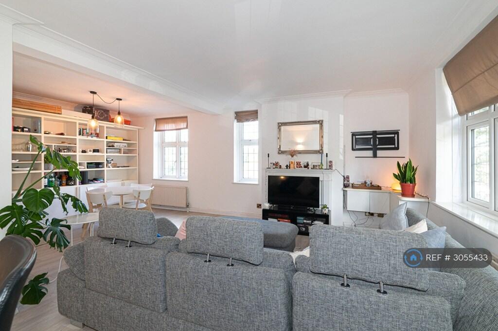 Apartment in London - View 5