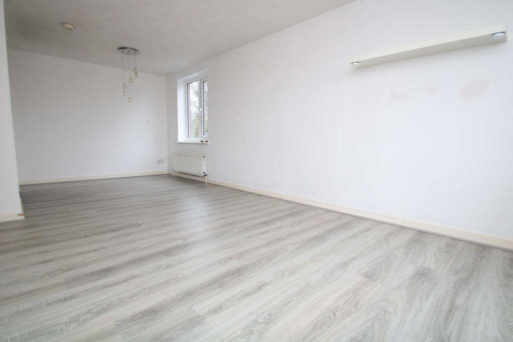 Apartment in Croydon - View 2