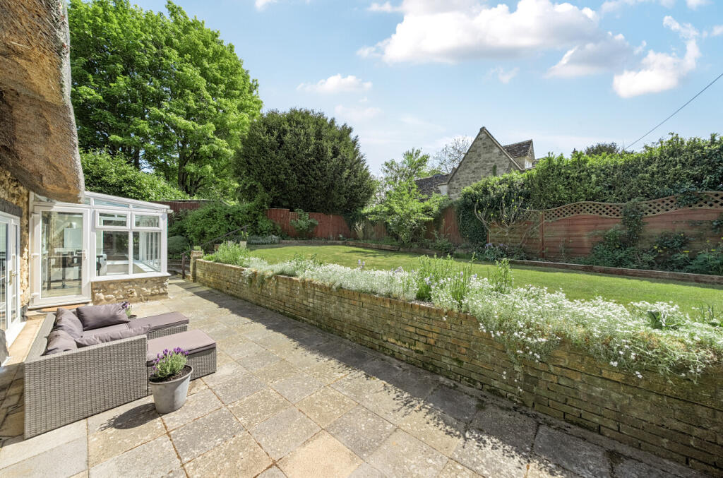 Faringdon Road, Shrivenham, Oxfordshire, SN6 photo 4
