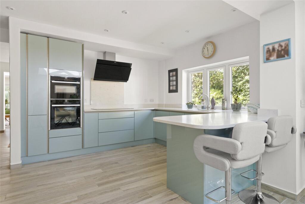 House in Havant, Hampshire - View 5