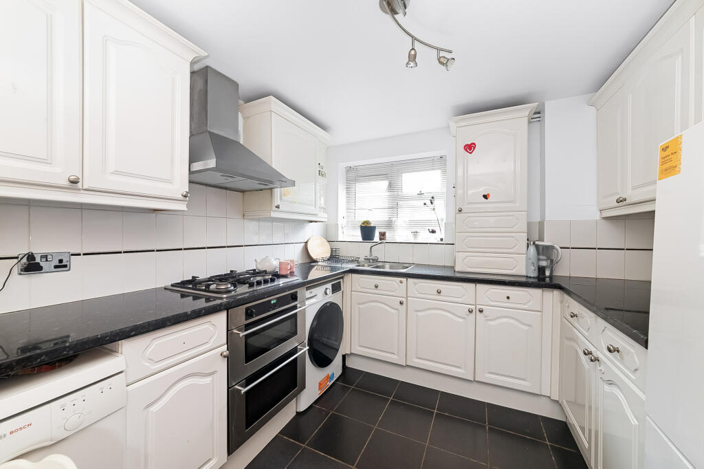 Apartment in London, Bromley Park, Plaistow - View 3