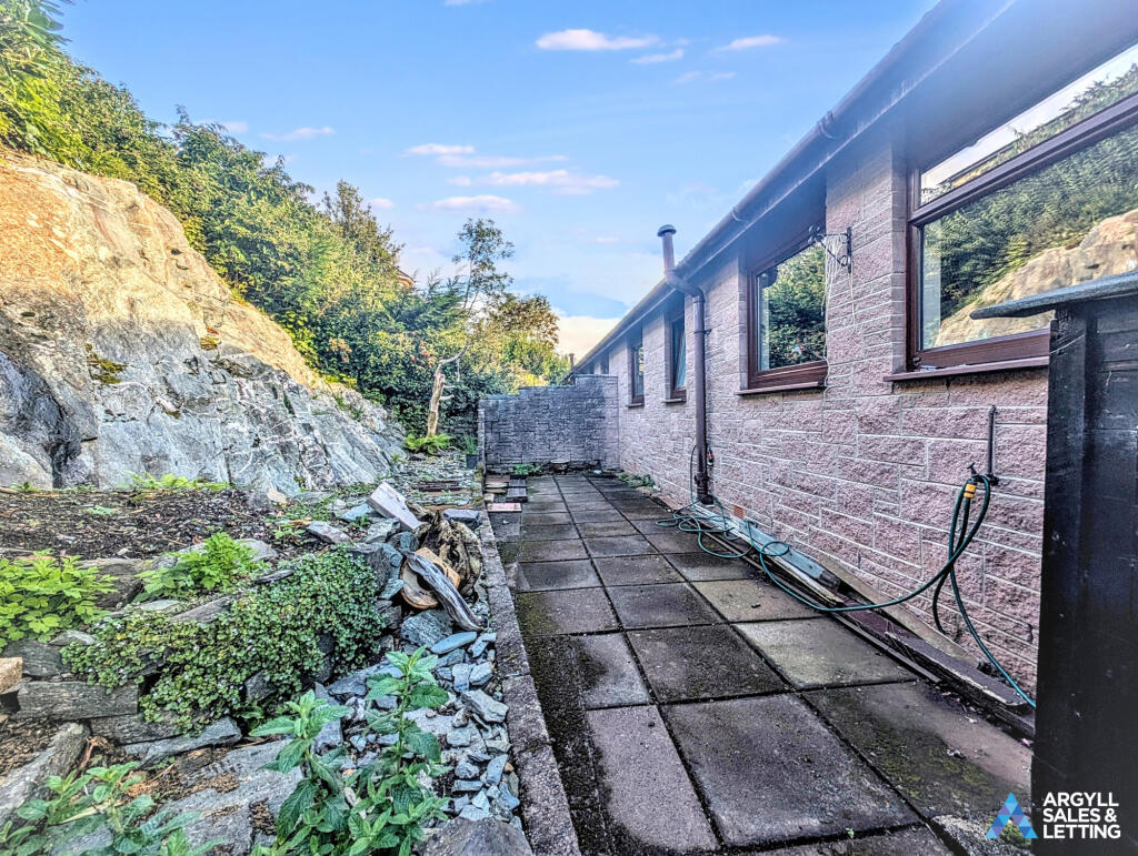 House in Paisley, Argyll and Bute - View 2
