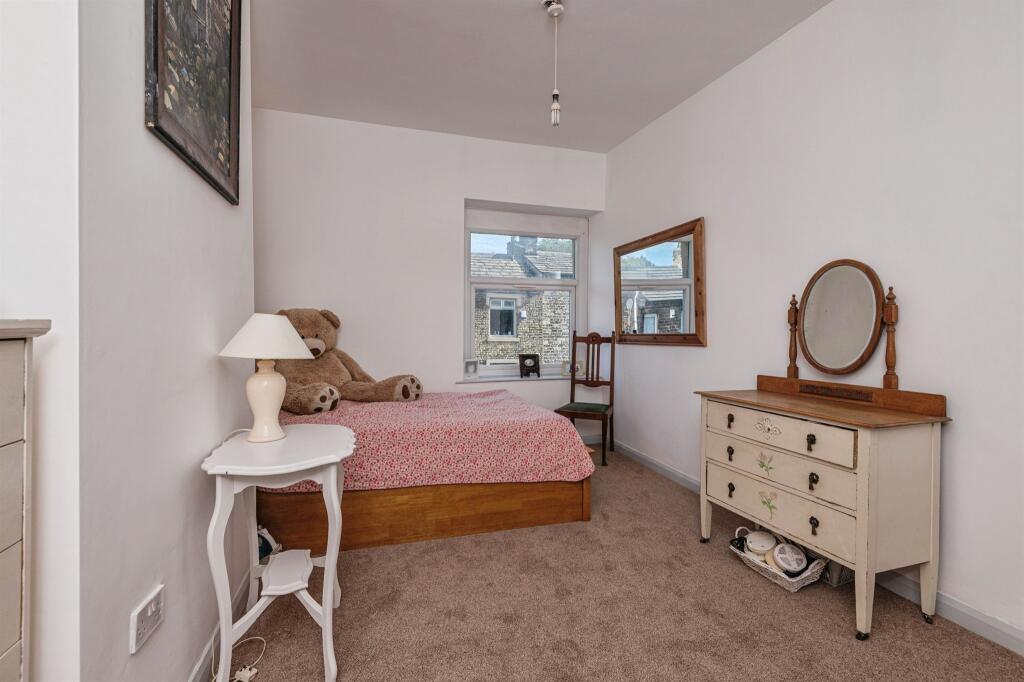 House in Kirklees, West Yorkshire - More