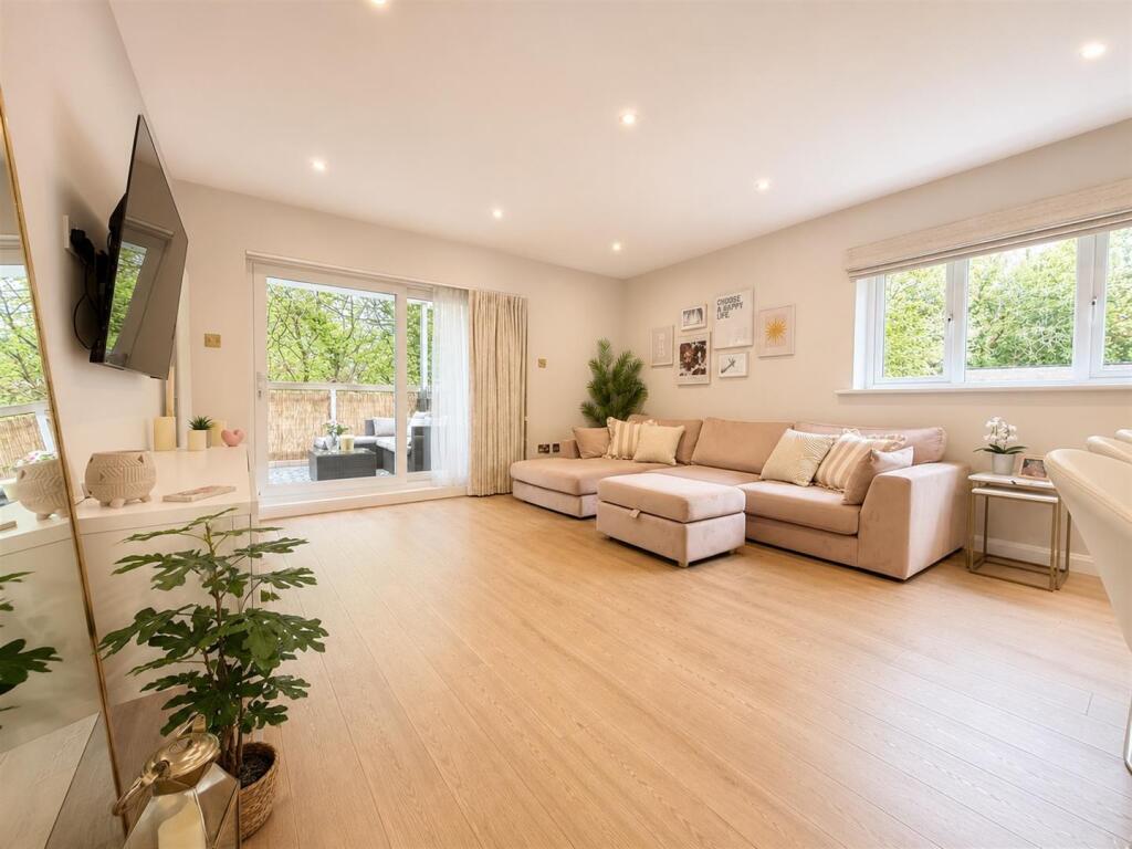 Apartment in Glasgow - View 3