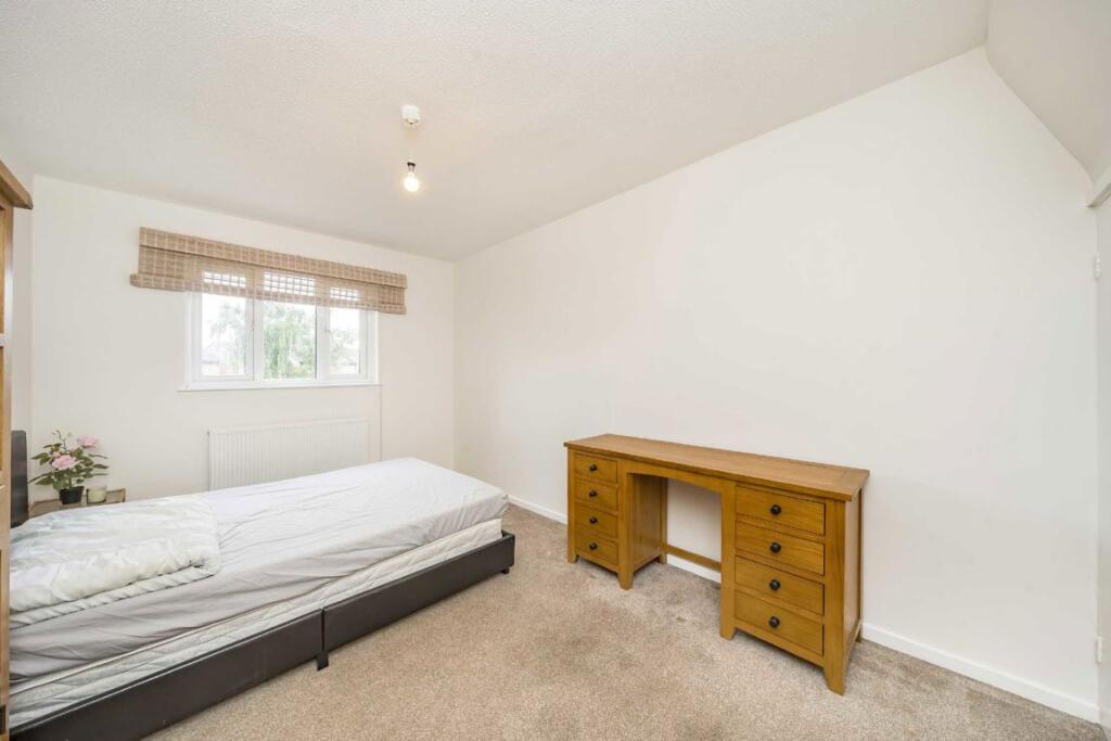 House in Twickenham - View 5