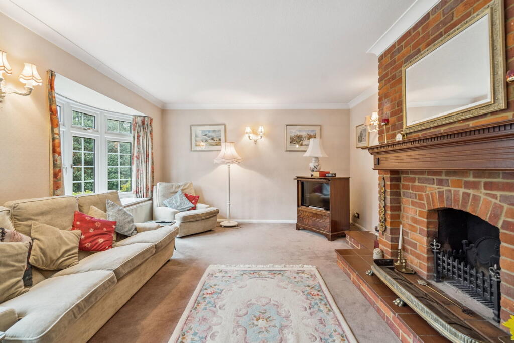 House in Slough - View 2