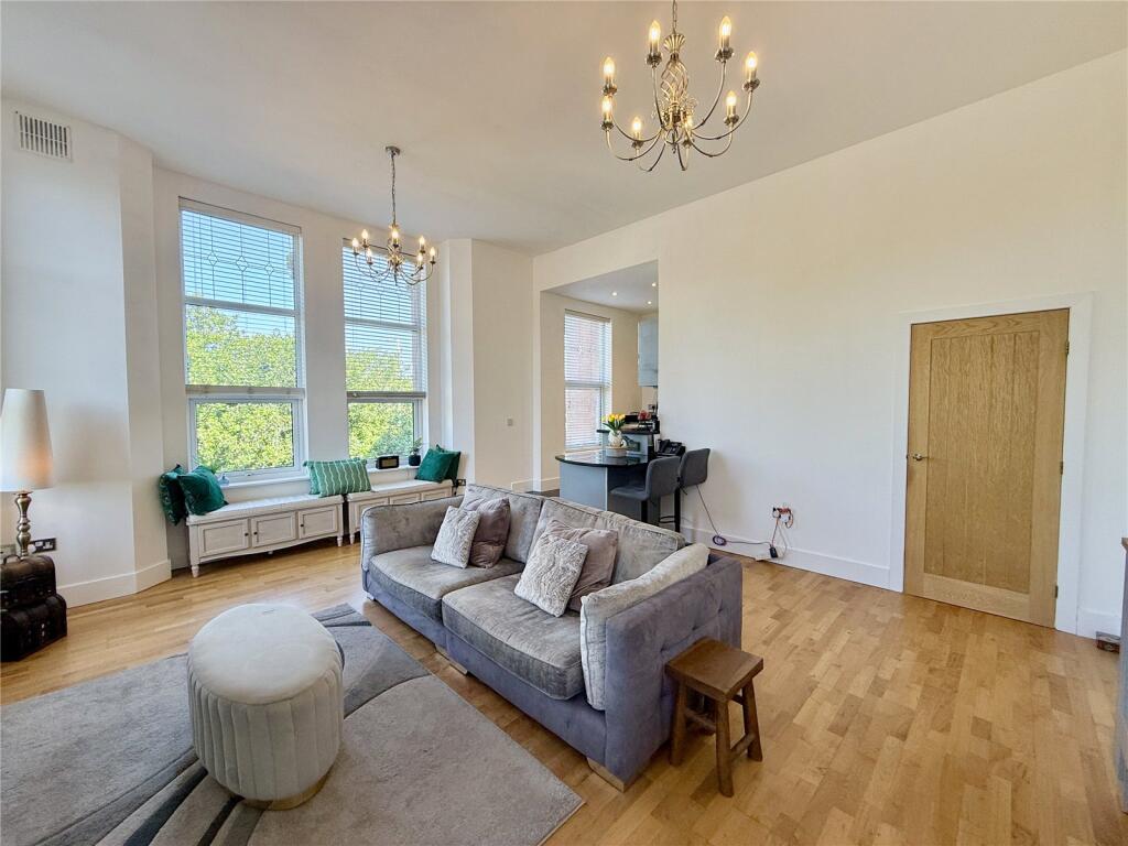 Apartment in Sefton, Birkdale - View 3