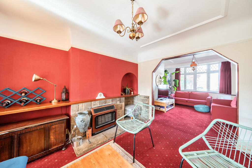House in London, Belmont - More