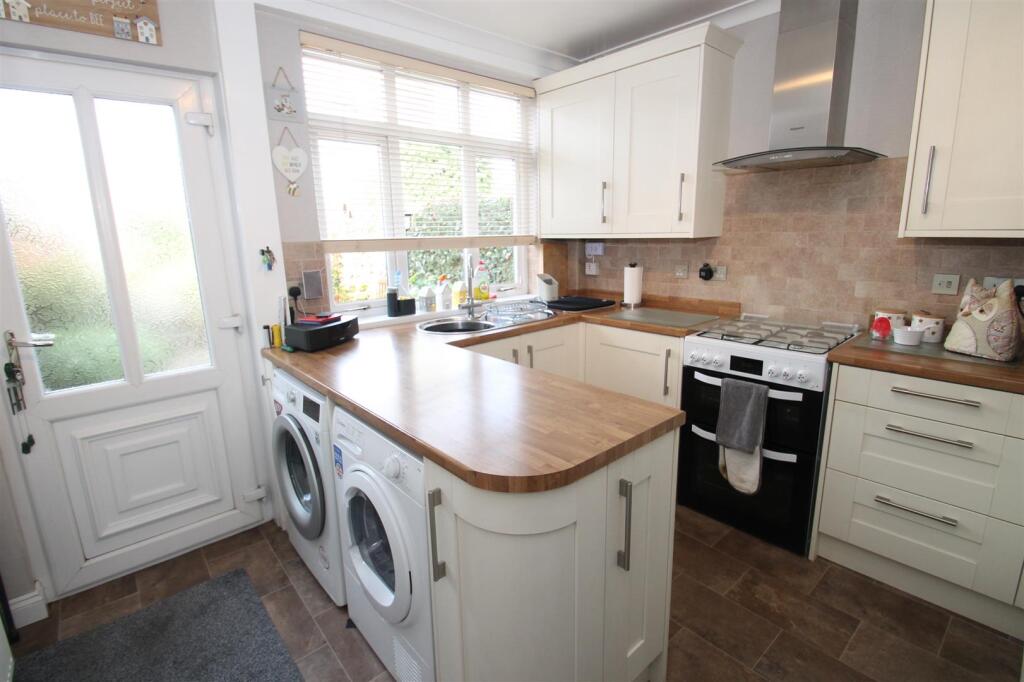 House in Sandwell, Lion Farm Estate, Turner's Portway - View 3