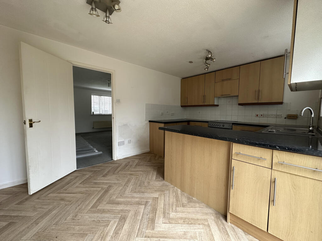 House in Church Village, Upper Church Village, Llantwit Fardre - View 4