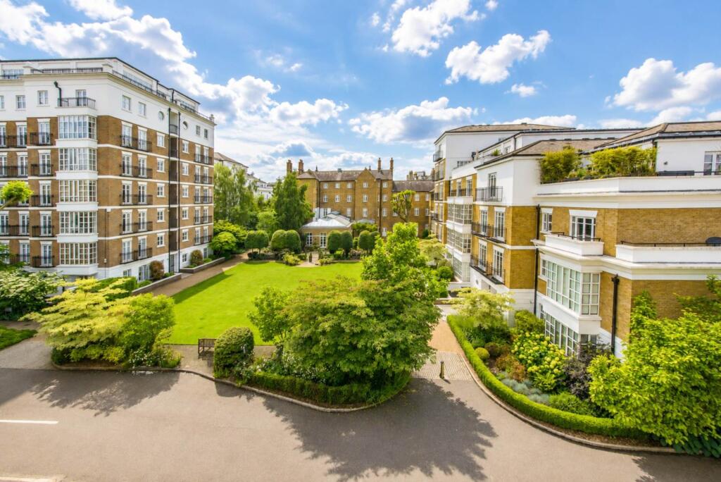 House in London, Royal Borough of Kensington and Chelsea - More