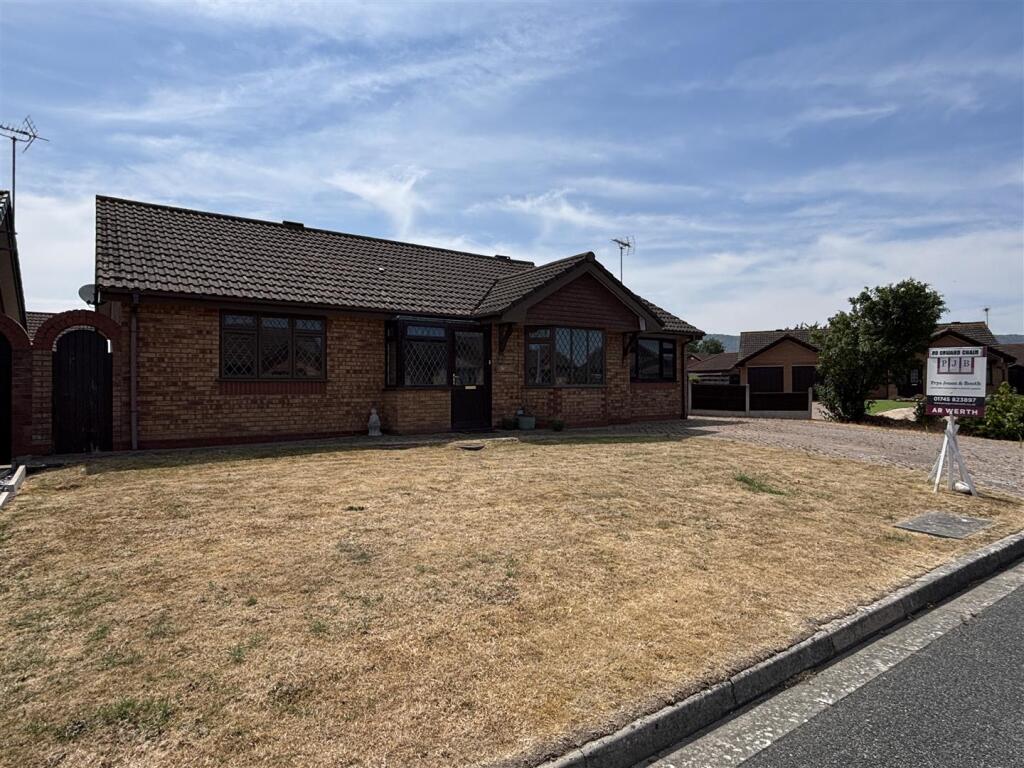 Main image of property: Maes Tudno, Abergele, LL22