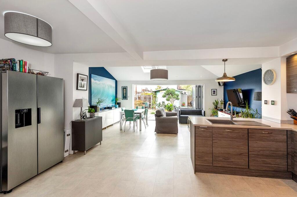 House in London - View 5