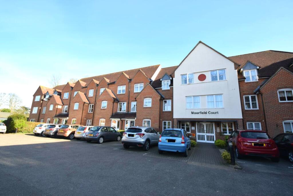 1-bed flat on Moorfield Court, Newland Street, CM8, £120,000