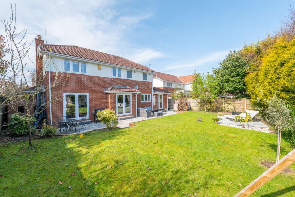 Acorn Ridge, Walton photo 5